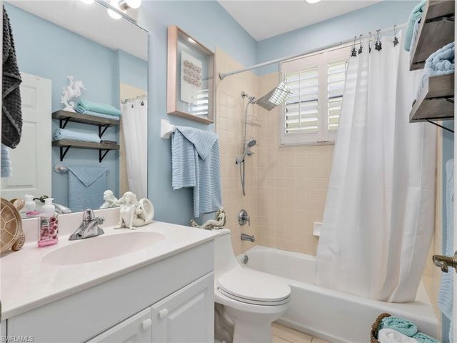 11163 Longshore WAY E, Naples, FL 34119