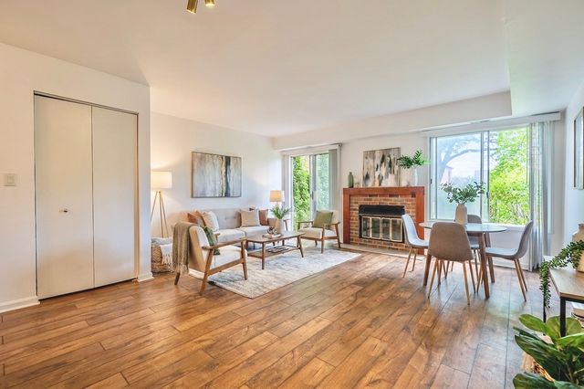 514 E Windgate Court 2D5, Arlington Heights, IL 60005