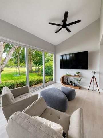 4103 Carriage Drive H4, Pompano Beach, FL 33069