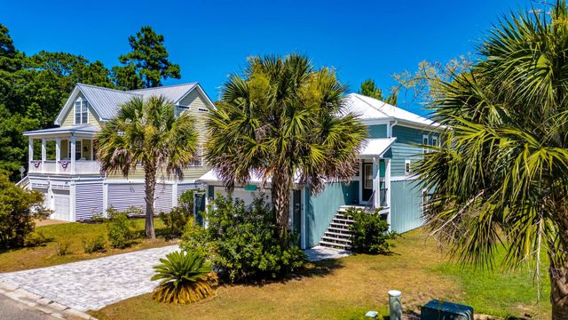 29 Sandlapper Way, Pawleys Island, SC 29585