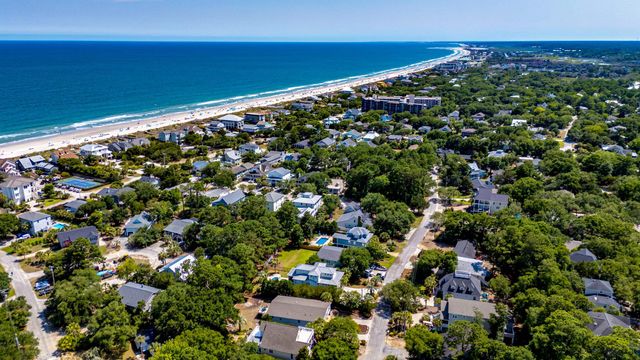 29 Sandlapper Way, Pawleys Island, SC 29585