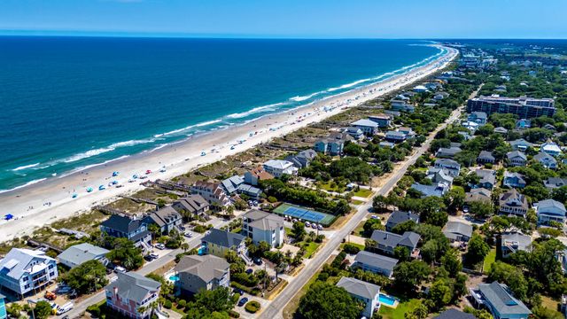 29 Sandlapper Way, Pawleys Island, SC 29585