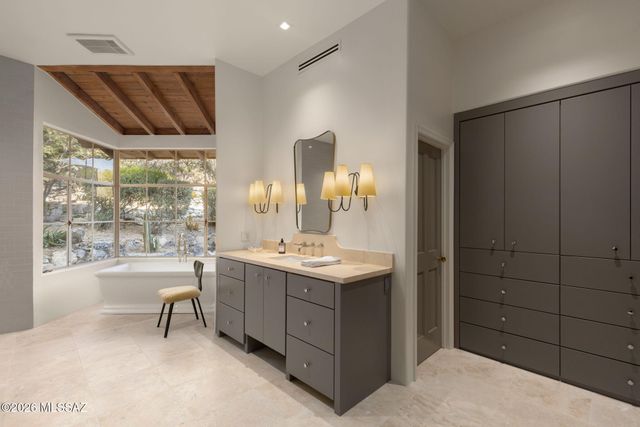 6482 N Ventana Canyon Drive, Tucson, AZ 85750