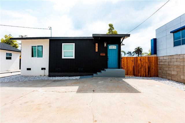 784 E Walton Street A, Signal Hill, CA 90755