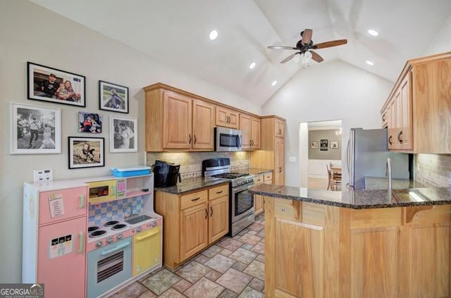 1082 Fieldstone Drive, Canton, GA 30114