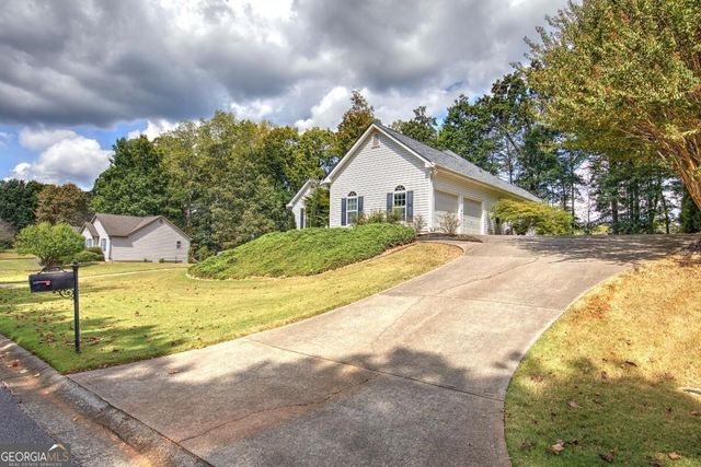 1082 Fieldstone Drive, Canton, GA 30114