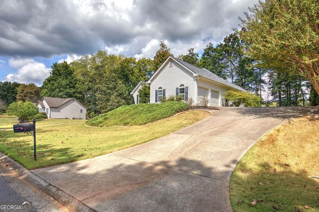1082 Fieldstone Drive, Canton, GA 30114 — photo 3