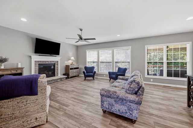 107 Dunmore Lane, Georgetown, KY 40324