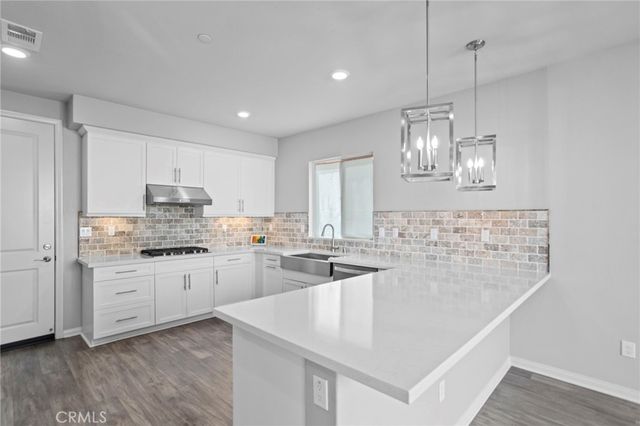 11612 Amsterdam, Sylmar, CA 91342