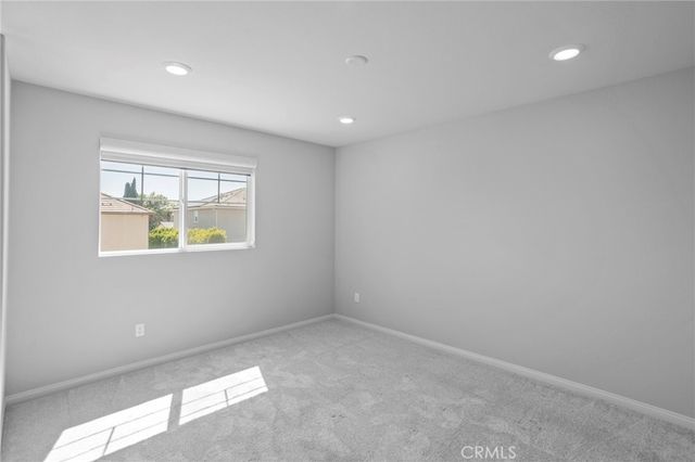11612 Amsterdam, Sylmar, CA 91342