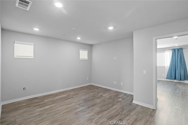 11612 Amsterdam, Sylmar, CA 91342