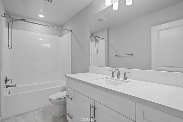 11612 Amsterdam, Sylmar, CA 91342