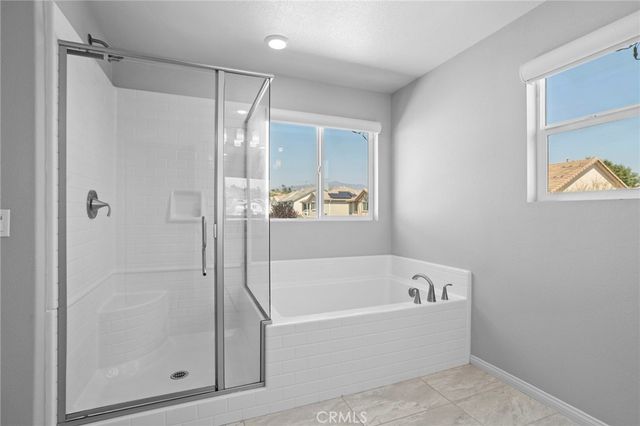 11612 Amsterdam, Sylmar, CA 91342