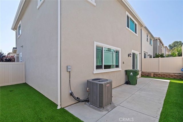 11612 Amsterdam, Sylmar, CA 91342