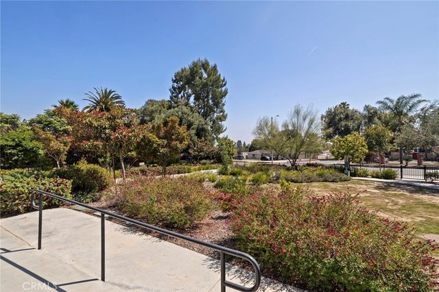 11612 Amsterdam, Sylmar, CA 91342