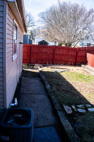 1613 20th Avenue, Rock Island, IL 61201