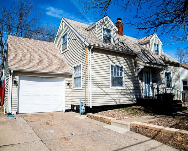 1613 20th Avenue, Rock Island, IL 61201