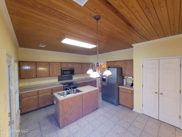 13165 Coldwater Drive, Olive Branch, MS 38654