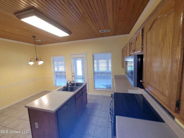 13165 Coldwater Drive, Olive Branch, MS 38654