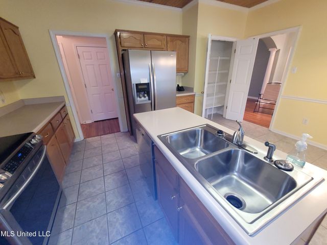 13165 Coldwater Drive, Olive Branch, MS 38654