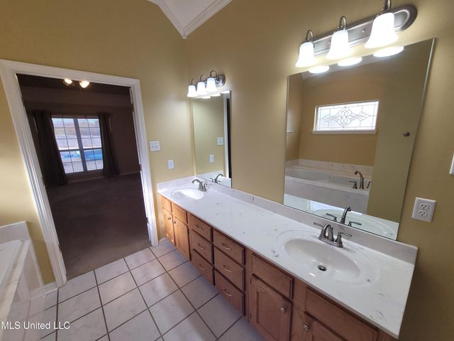 13165 Coldwater Drive, Olive Branch, MS 38654