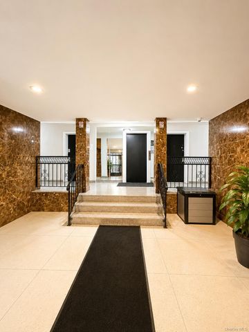 131-11 kew gardens Road 4H, Richmond Hill, NY 11418