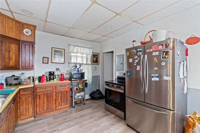 100 Broad Street, Lyons, NY 14489