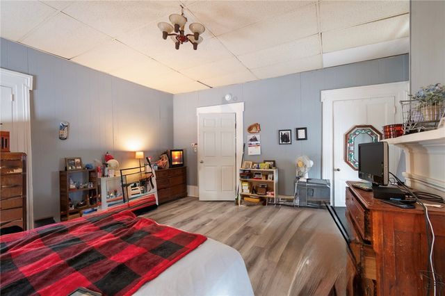 100 Broad Street, Lyons, NY 14489