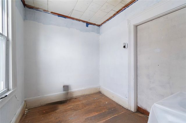 100 Broad Street, Lyons, NY 14489