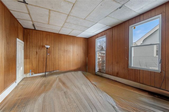 100 Broad Street, Lyons, NY 14489