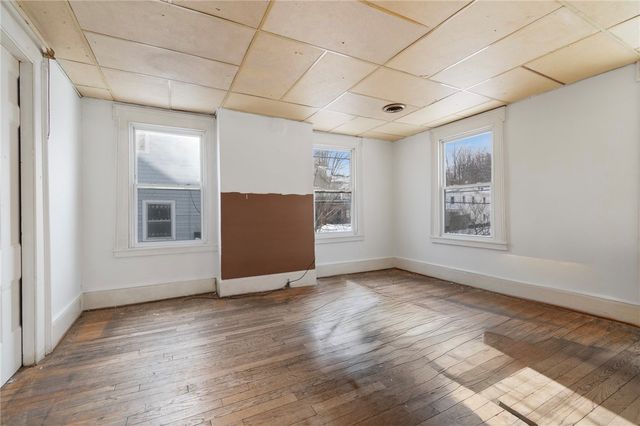 100 Broad Street, Lyons, NY 14489