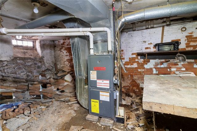 100 Broad Street, Lyons, NY 14489