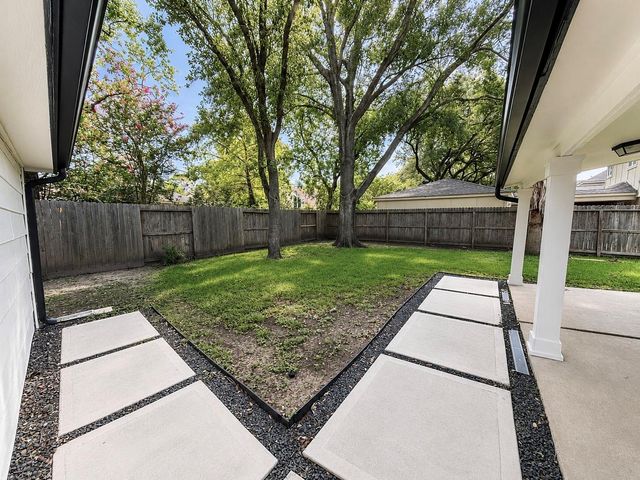 11642 Trailmont Drive, Houston, TX 77077