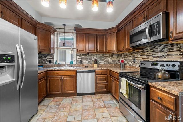 5537 Devonshire Avenue, St Louis, MO 63109