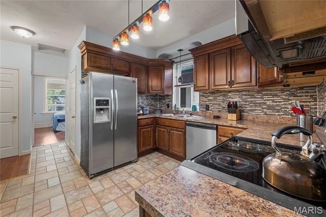 5537 Devonshire Avenue, St Louis, MO 63109