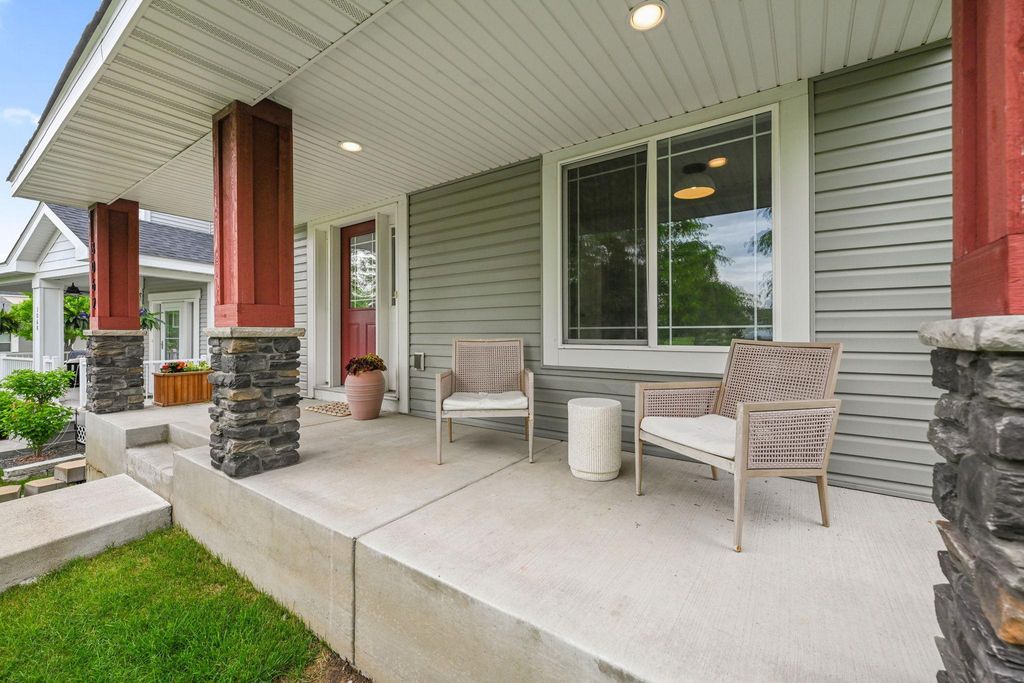 3062 Walden Drive, Chaska, MN 55318 — photo 2