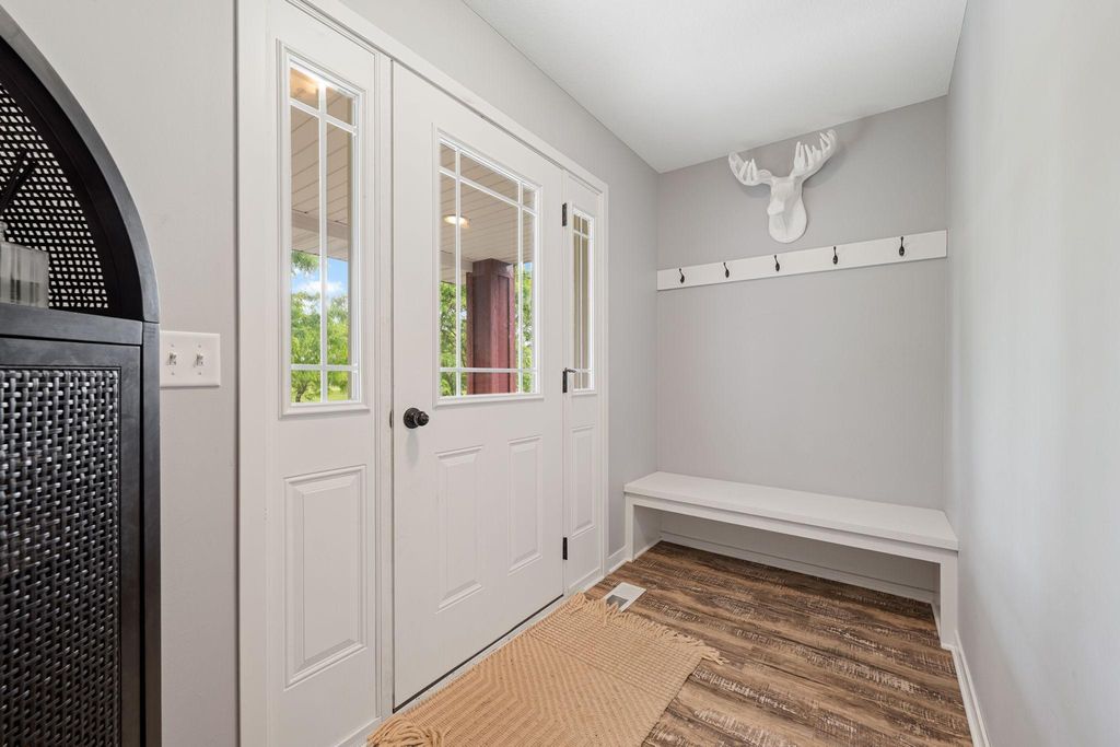 3062 Walden Drive, Chaska, MN 55318 — photo 4