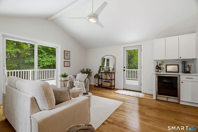 32 Sunset Terrace, Essex, CT 06426