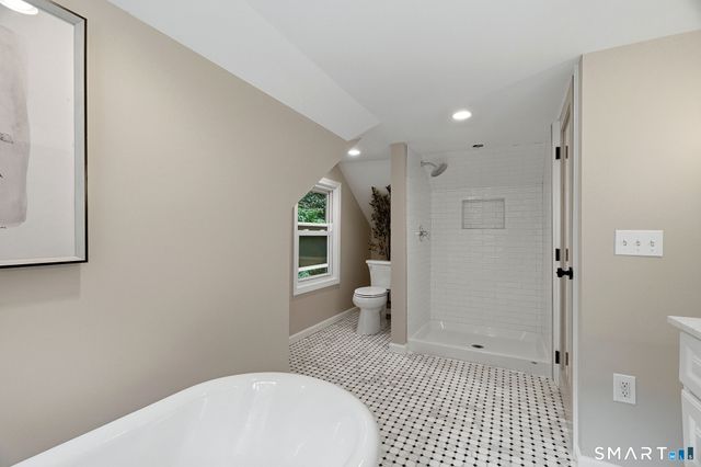 32 Sunset Terrace, Essex, CT 06426
