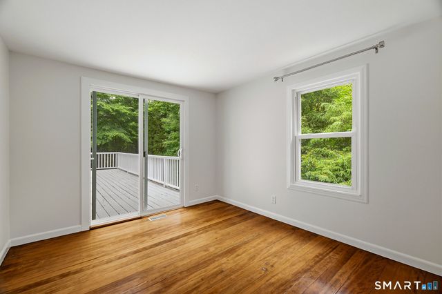 32 Sunset Terrace, Essex, CT 06426