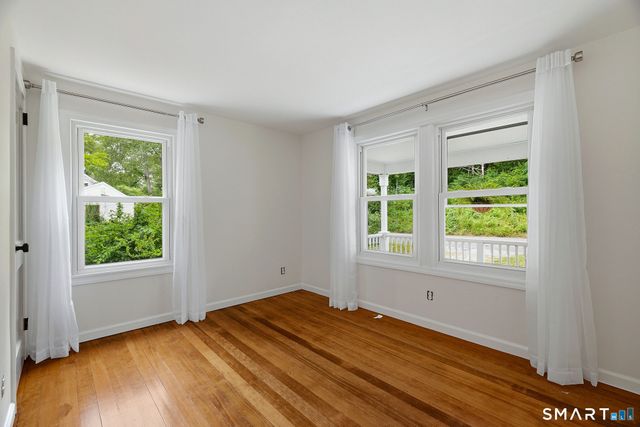 32 Sunset Terrace, Essex, CT 06426