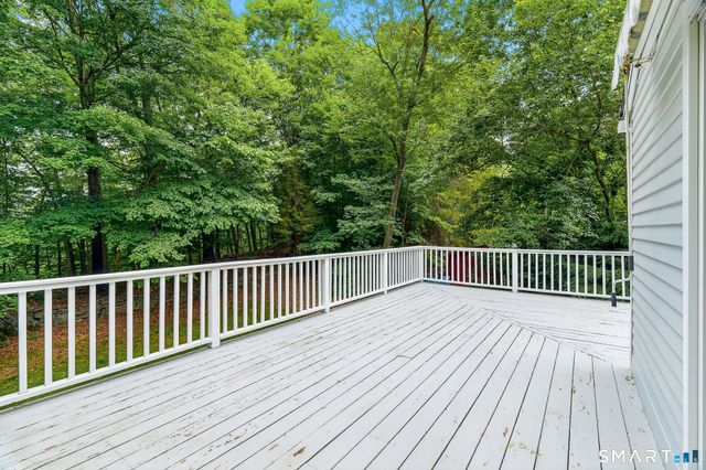 32 Sunset Terrace, Essex, CT 06426