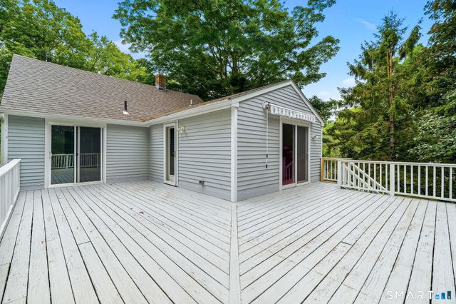 32 Sunset Terrace, Essex, CT 06426