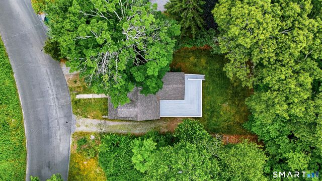 32 Sunset Terrace, Essex, CT 06426