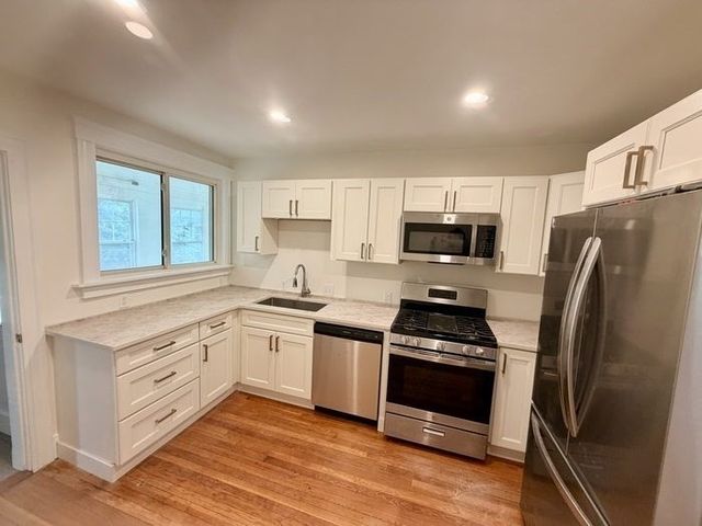 37 Rogers Park 2, Boston, MA 02135
