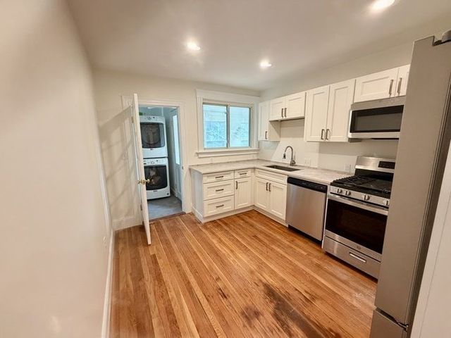 37 Rogers Park 2, Boston, MA 02135