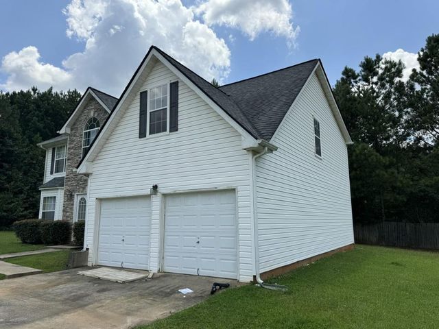 2112 Bradford Pear SE Circle, Conyers, GA 30013