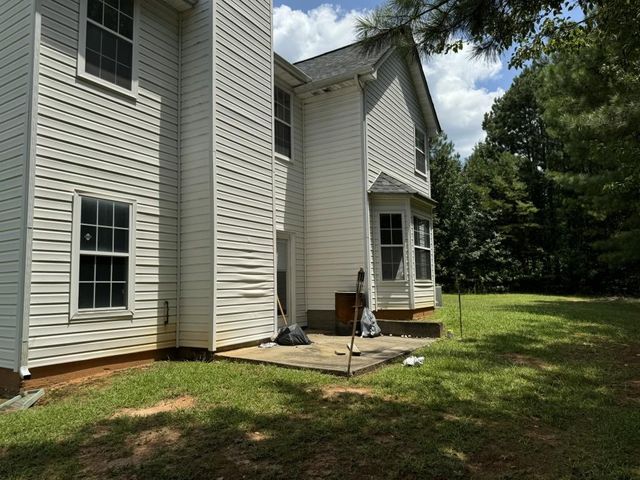 2112 Bradford Pear SE Circle, Conyers, GA 30013