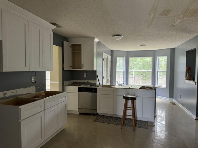 2112 Bradford Pear SE Circle, Conyers, GA 30013