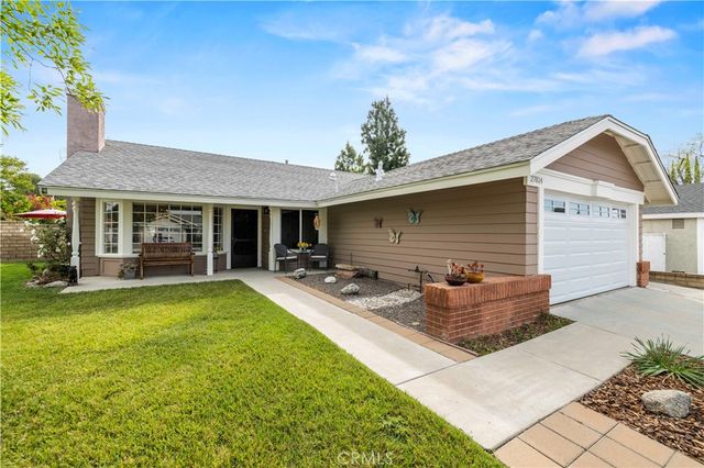 27814 Santa Clarita Road, Saugus, CA 91350